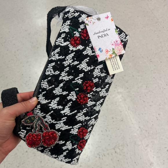 NWT π€π VIRAL HANDCRAFTED IN INDIA Cherry Chevron Beaded Bag - Picture 6 of 9